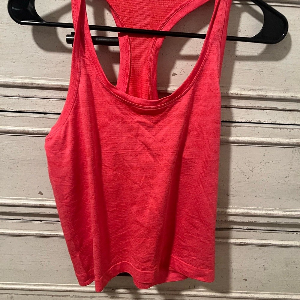 Lululemon Swiftly Tech Tank (waist length)